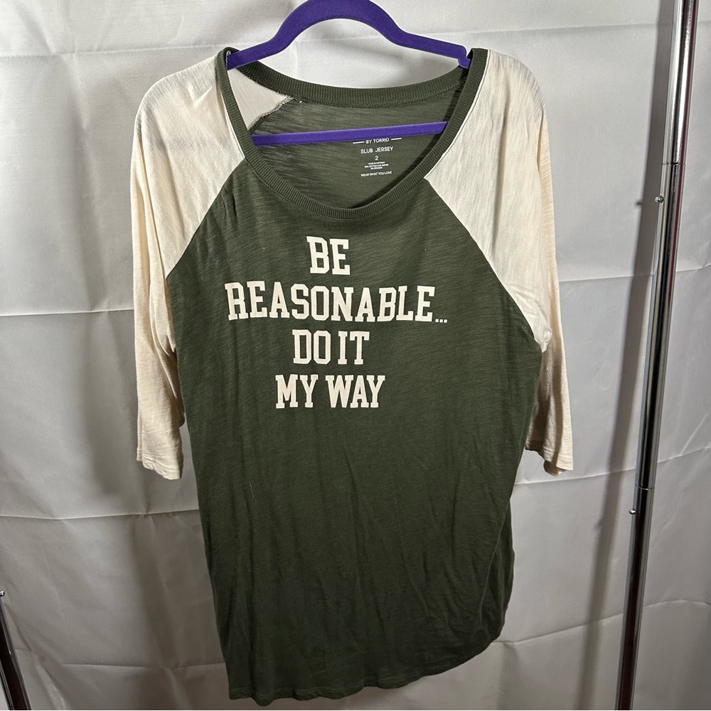 Torrid - Shirt - Reasonable Classic Fit Slub Crew Neck Raglan Tee - Green, Cream